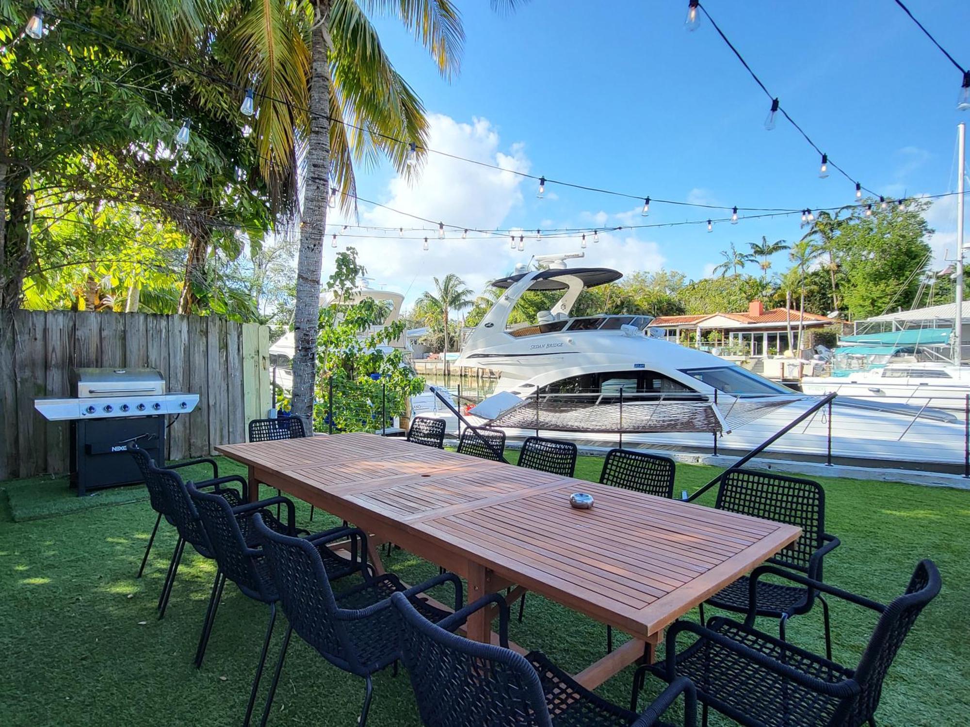 Holiday home Waterfront - Kayak & Paddleboards - Firepit - Pool *