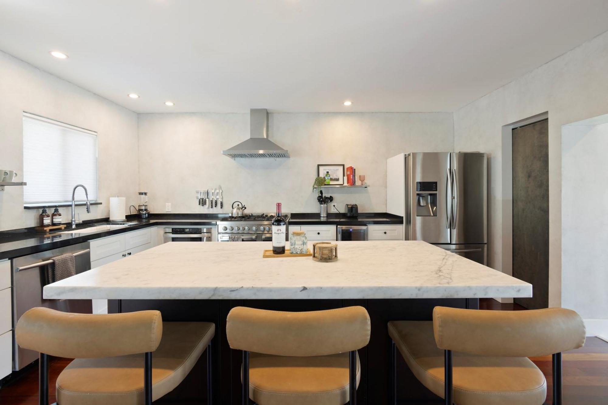 Waterfront - Kayak & Paddleboards - Firepit - Pool Holiday home
